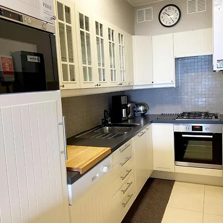아파트 Coastal Comfort With Garage, Cleaning Included