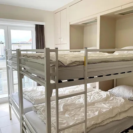 아파트 Coastal Comfort With Garage, Cleaning Included