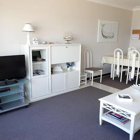 Coastal Comfort With Garage, Cleaning Included 니우포르트
